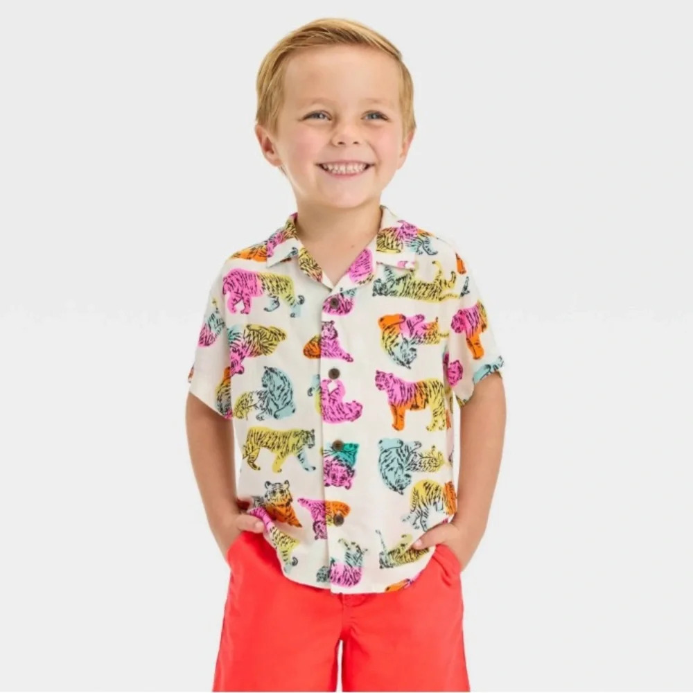 🐱 2 / $15 NWT Cat & Jack Boy’s Rainbow Tiger Print Button Up Short Sleeve Shirt